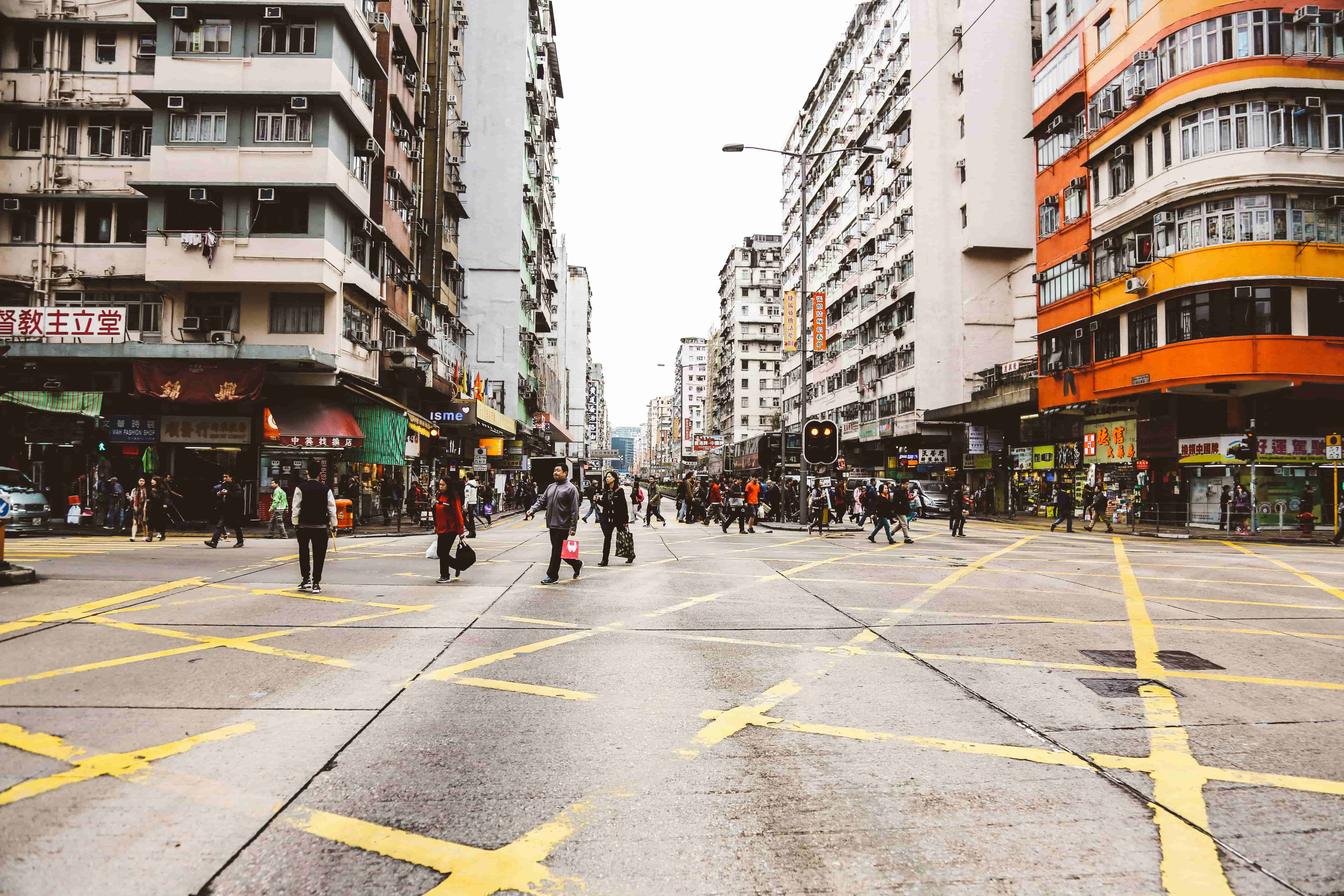 Featured image for How Crowds Navigate Chaos at Busy Intersections